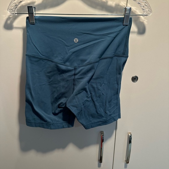 Lululemon biker short - Picture 2 of 4